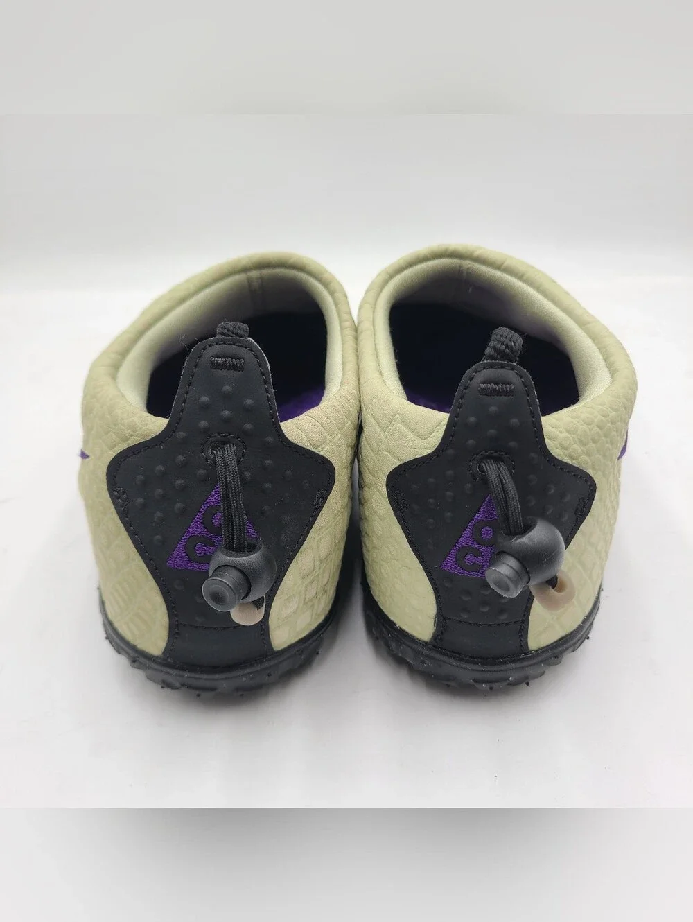 B39 *Nike ACG MOC 'Olive Aura' Size 12